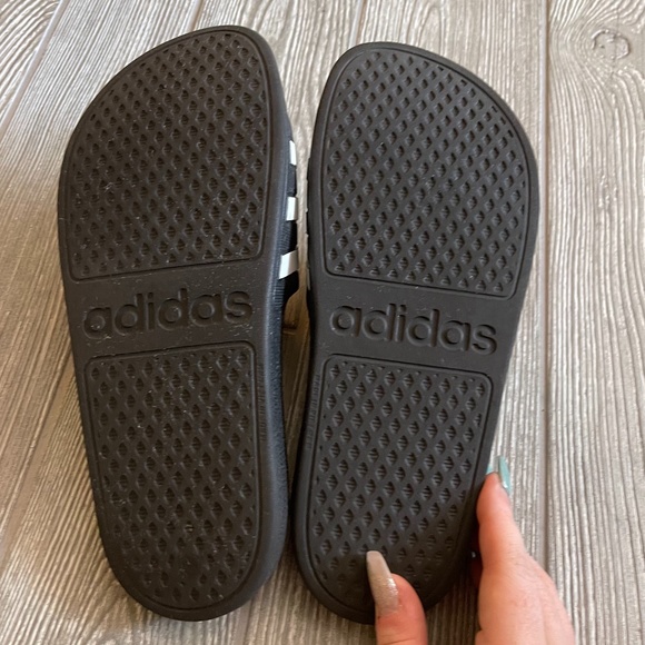 ADIDAS Women’s Black Striped  Rubber Slides - Picture 6 of 7